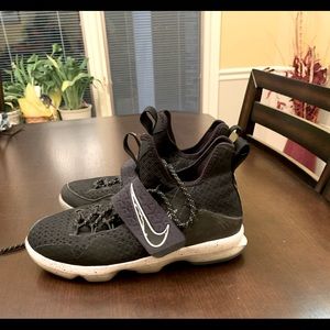 Nike youth men’s basketball shoes